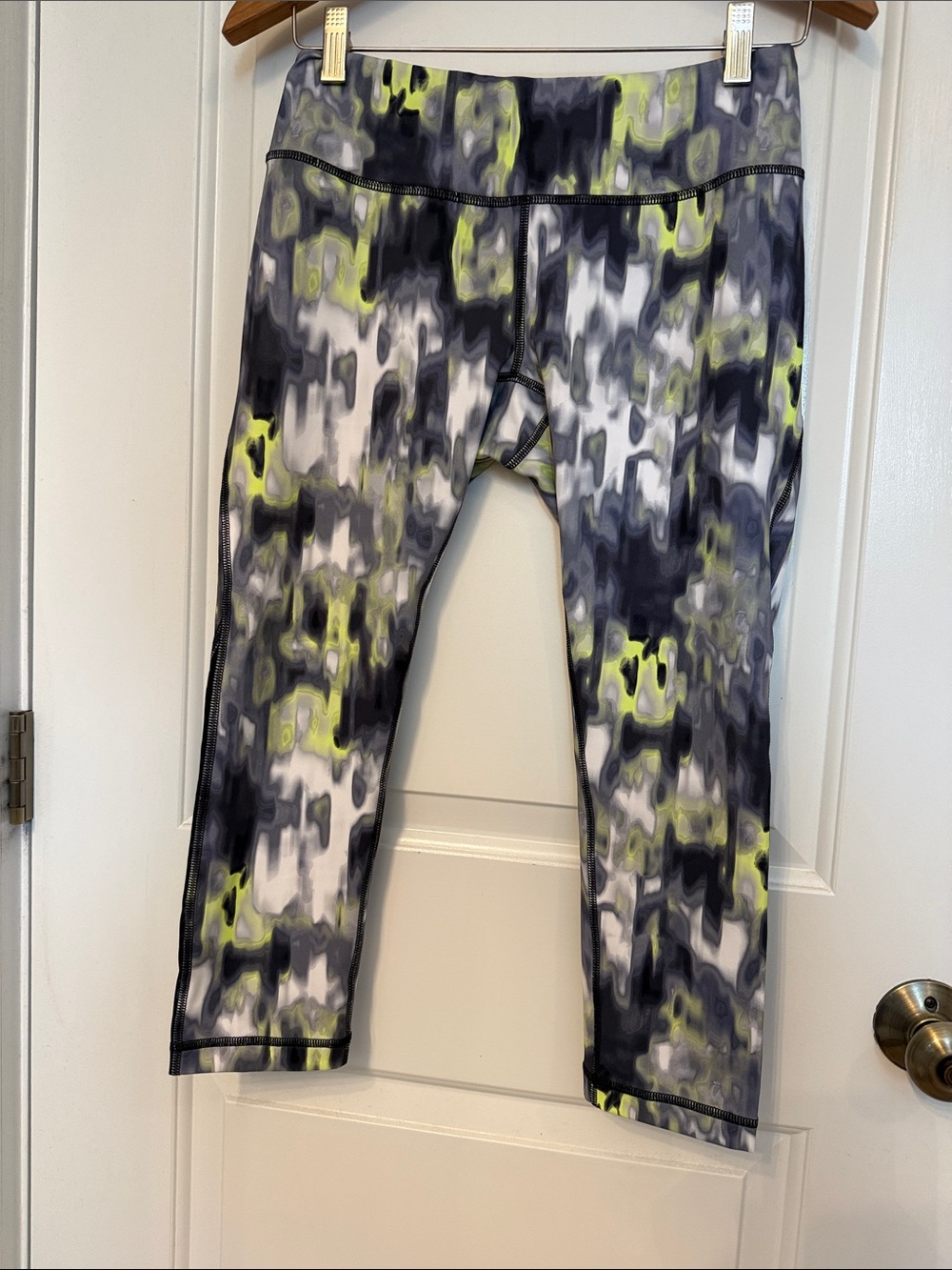 ZELLA LEGGINGS PANTS CAPRIS BLACK GRAY ACTIVE  Size S